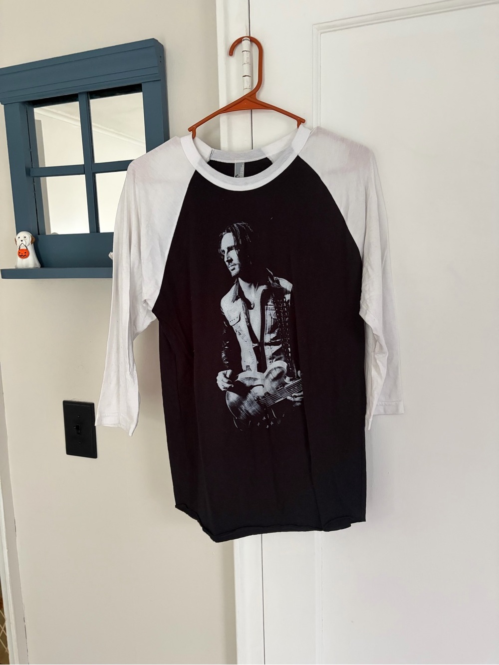 Jake Owen Black & White Raglan Graphic Baseball Tee - Men's